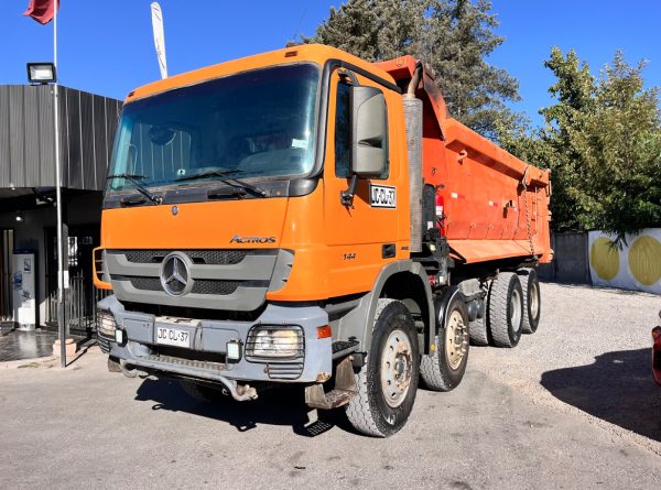 Camión Tolva Mercedes Benz 4144 20 cubos
