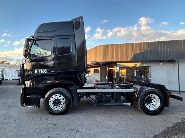 Tracto camiónSinotruck 2015 TR380 Manual Ref NTTT80 - Imagen 4