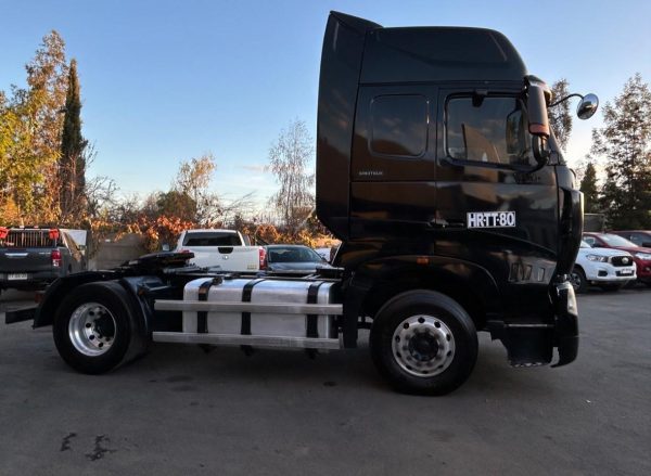 Tracto camiónSinotruck 2015 TR380 Manual Ref NTTT80 - Imagen 7