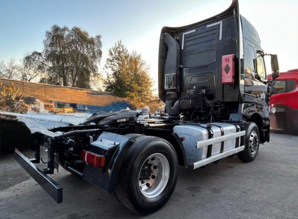 Tracto camiónSinotruck 2015 TR380 Manual Ref NTTT80 - Imagen 5