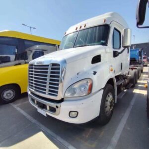 Tracto camión Freightliner Cascadia 113 automático 6x4 Ref TT319350